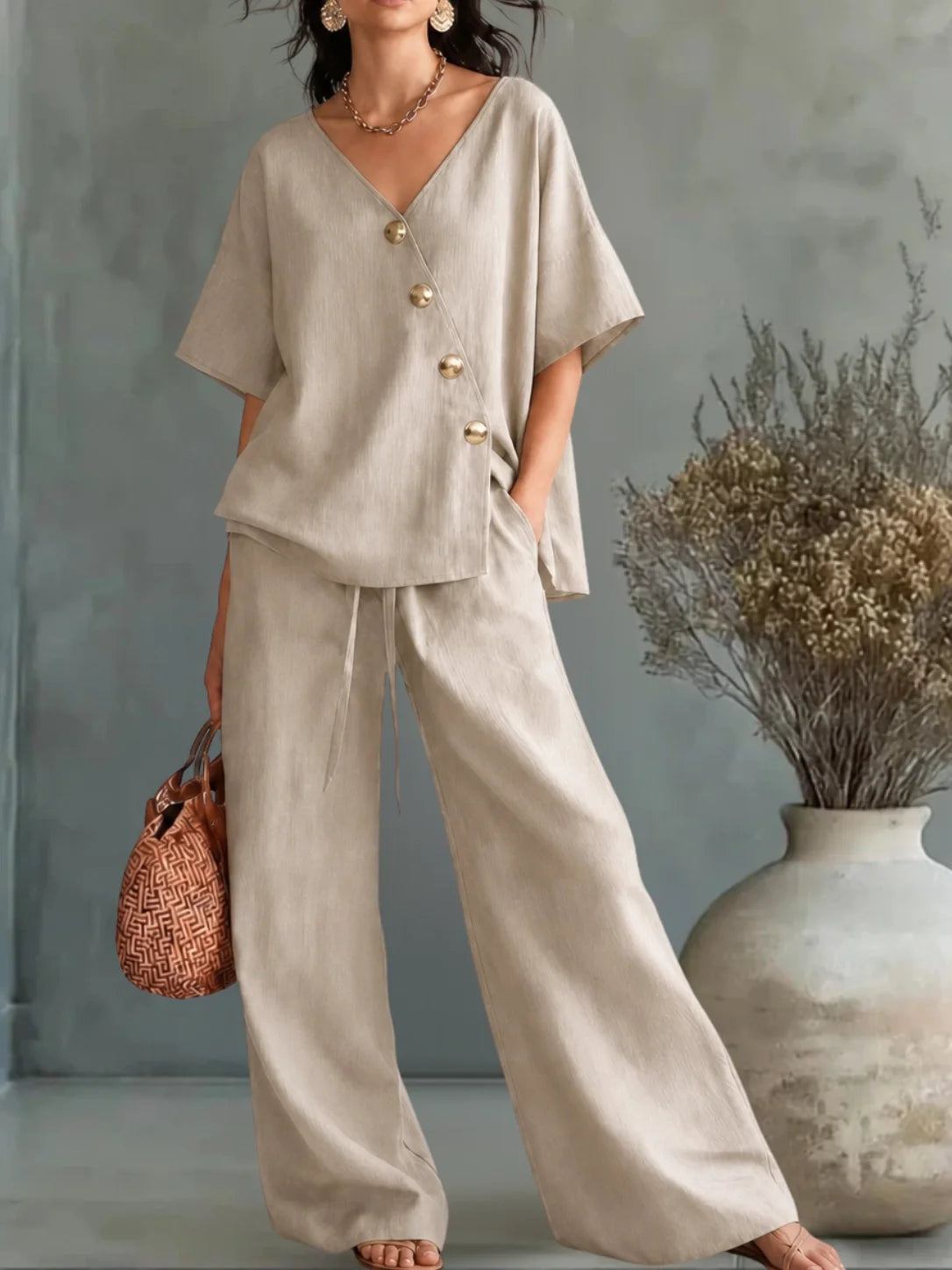 Greta | Conjunto de Camisa Abotonada con Cuello en V