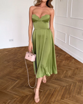 Liora | Elegante vestido midi sin tirantes