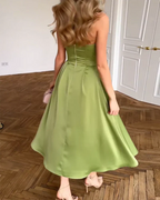 Liora | Elegante vestido midi sin tirantes
