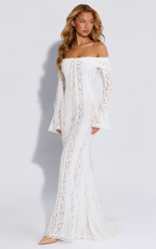 Vestido Largo de Encaje Etéreo