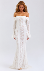Vestido Largo de Encaje Etéreo