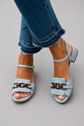 Azul | Elegancia Dorada de Verano