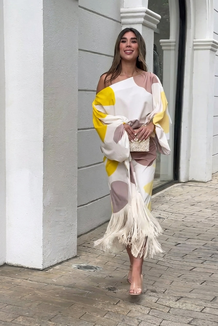CONJUNTO DE DOS PIEZAS CON FLECOS Y ESTILO ELEGANTE