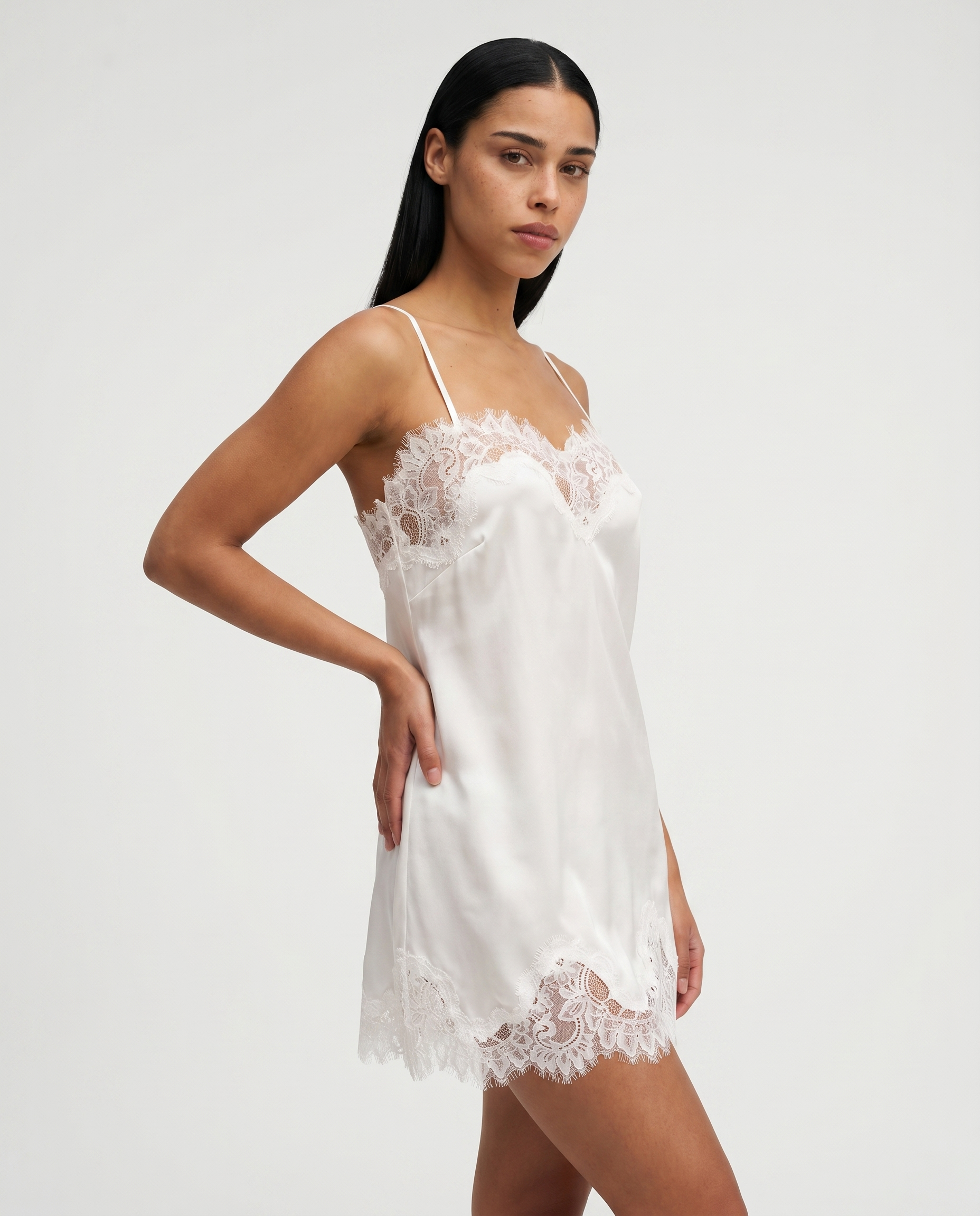 VESTIDO ROMÁNTICO DE ENCAJE MUSE
